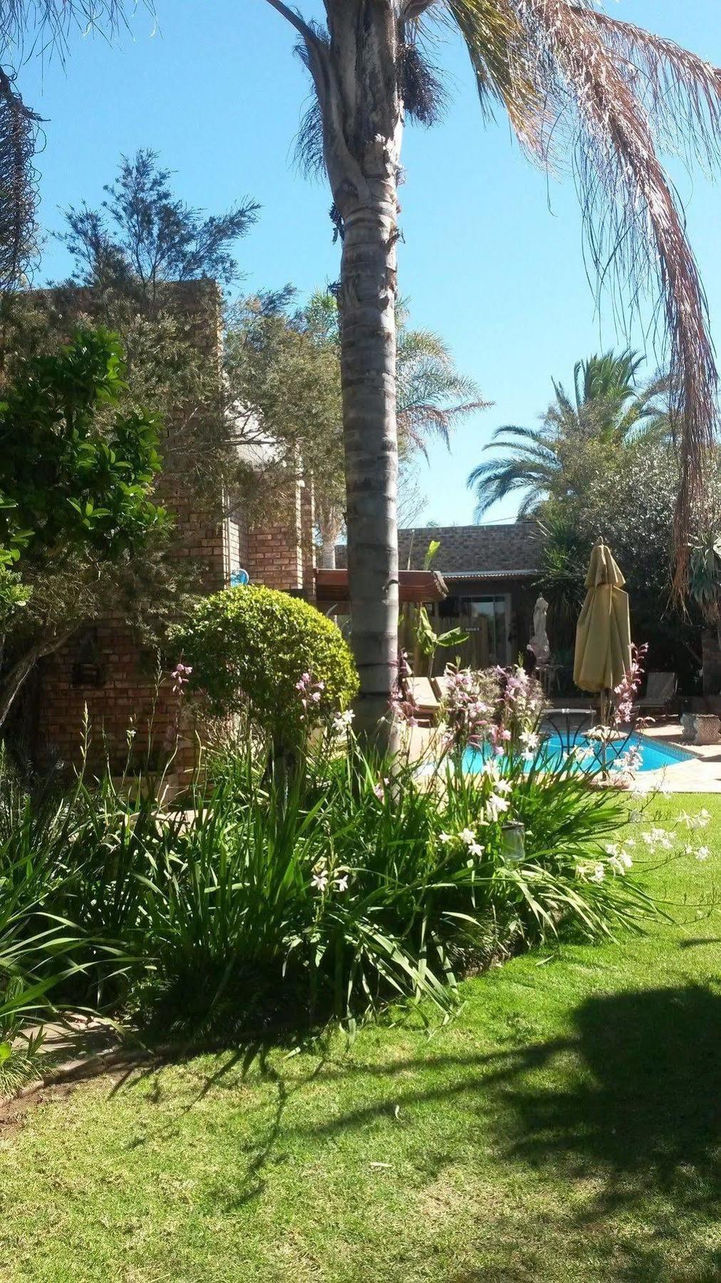 Earthbound Guest House Oudtshoorn Exterior photo